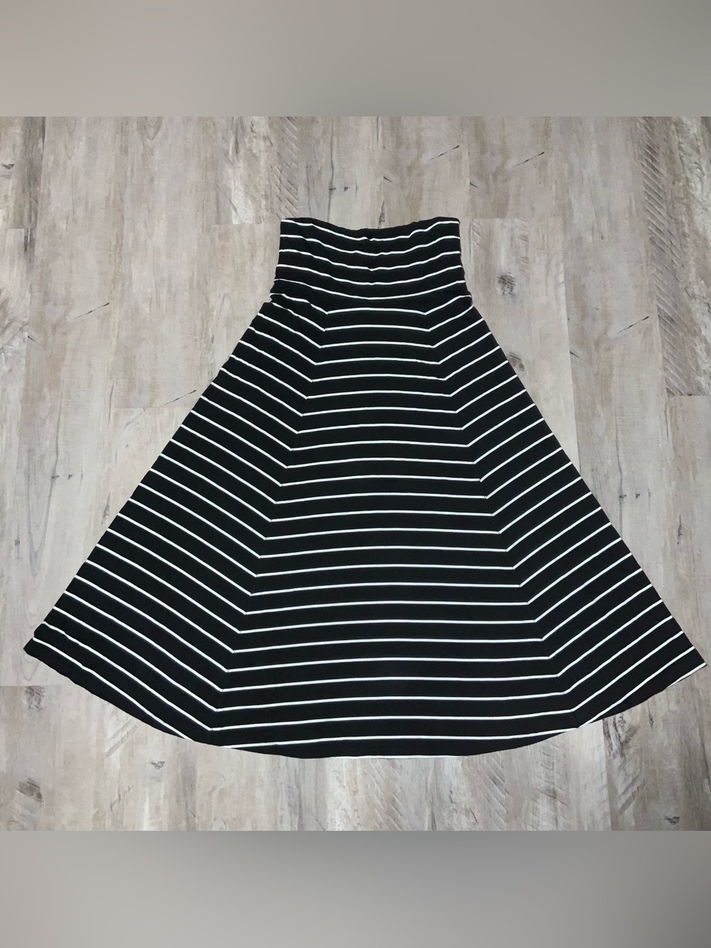 (Bin 20) GAP, Black and White Striped A-Line Skirt, Size L